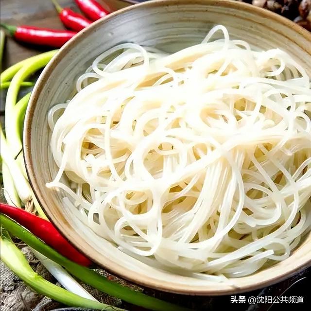 市情
上常添加硼砂的6种食物，真的要少吃，很多人买回家都没发现