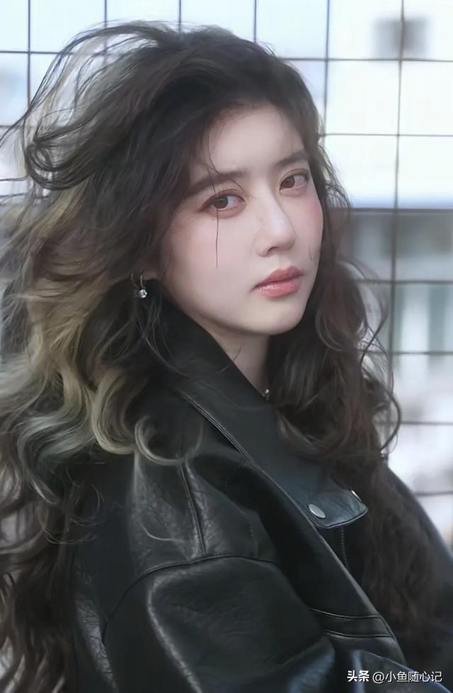 李凯馨辱华事件进级
！官媒:吃中国饭，砸中国锅，绝不
容忍！