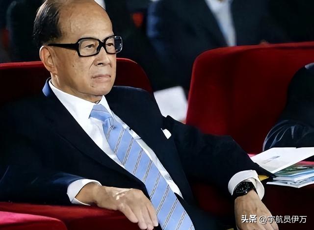 李嘉诚被检察才45天，令人担忧的事就产生
了！七折抛售房产惹争议