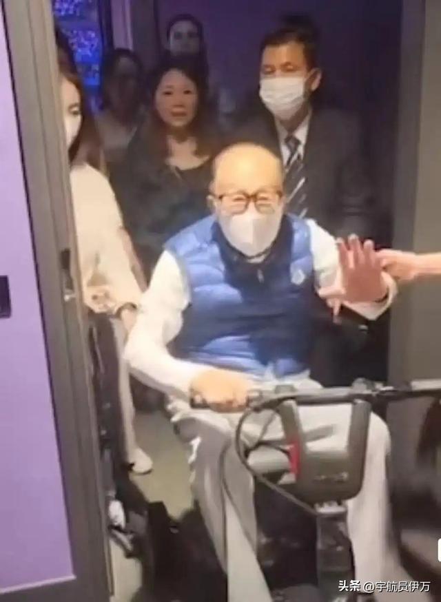 李嘉诚被检察才45天，令人担忧的事就产生
了！七折抛售房产惹争议