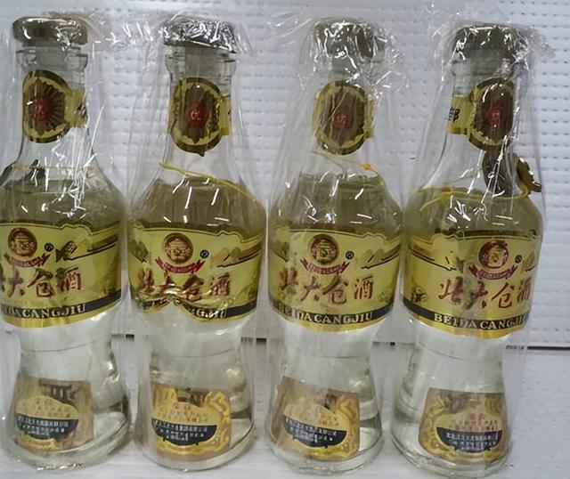 白酒界的隐形“冠军”：胖东来自由爱酒，年销量破5亿，凭啥？