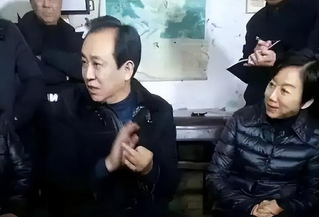 恒大年夜

被捕职员名单发表：许家印与恒大年夜

焦点成员“最后
的狂欢”