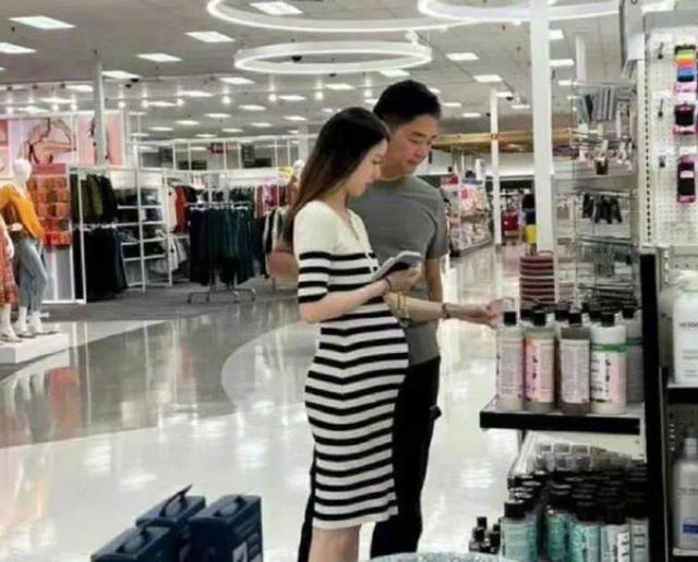 31岁章泽天素颜国外不雅
光，51岁刘强东亲手送外卖：俩人全都不装了