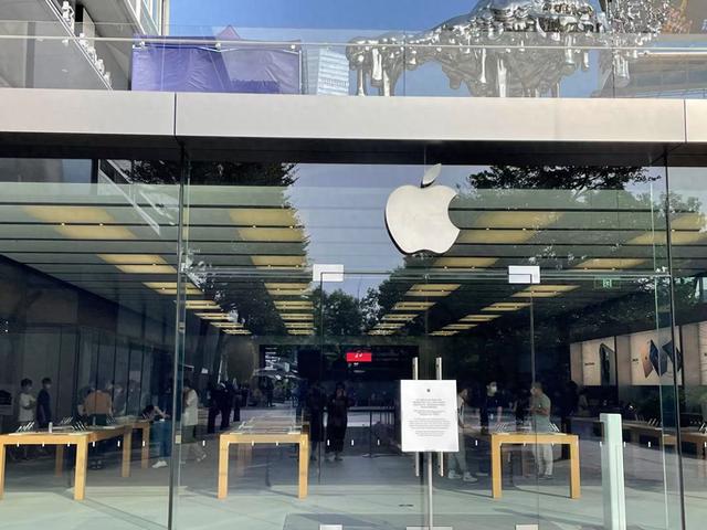 一抢而空！iPhone 16 Pro年夜
降价，天猫旗舰店近30万台苹果备战618