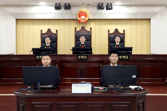 紫光团体原董事长赵伟国贪污、为亲友非法
牟利、背约
侵害上市公司利益案一审宣判