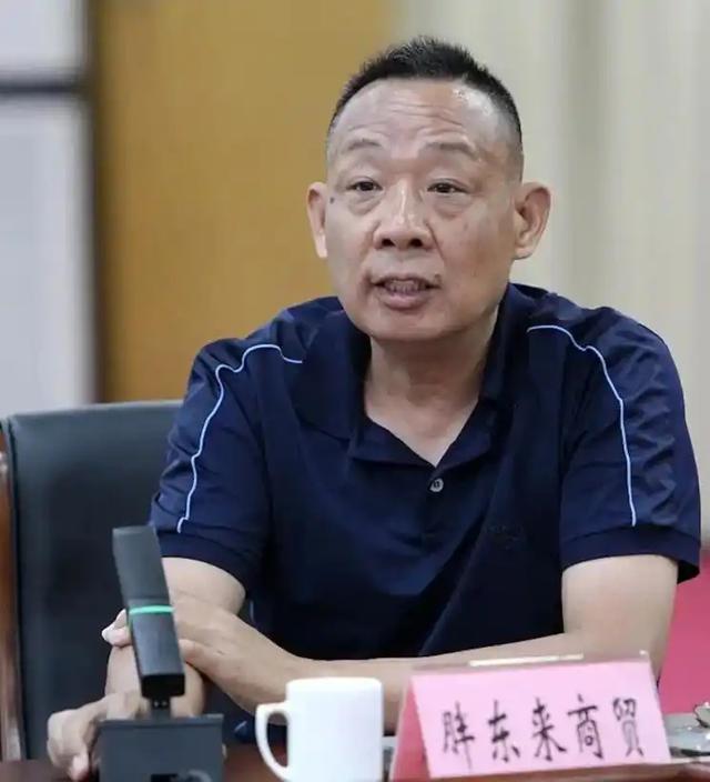 远离“造神”陷阱！人平易近
日报的点名，揭开了胖东来的“真实现状”