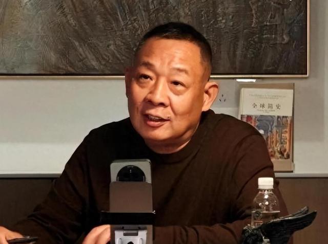 远离“造神”陷阱！人平易近
日报的点名，揭开了胖东来的“真实现状”