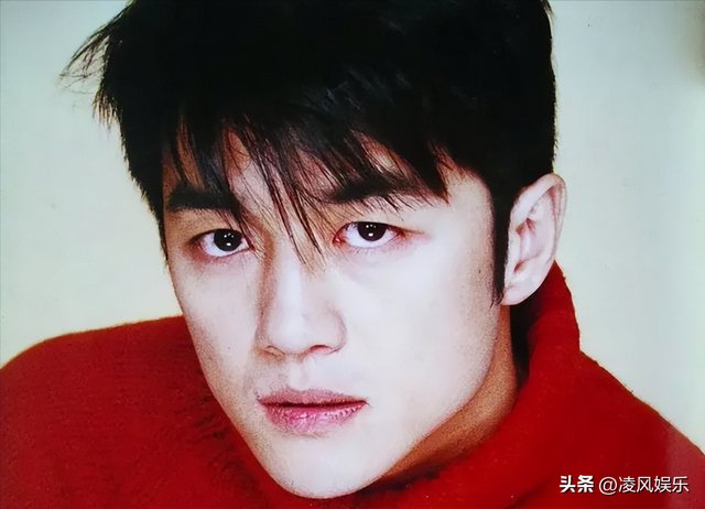 李亚鹏惨出新高度！一家人从大年夜

平层搬到水泥房，3岁女儿嚎啕大年夜

哭