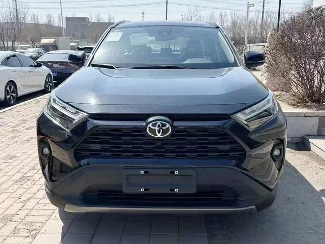 开了500公里RAV4荣放，才清楚16.38万究竟值不值！被骂我也要说！