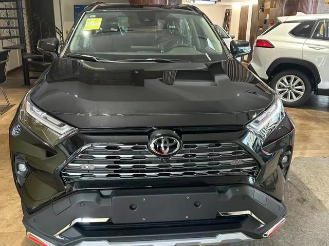 开了500公里RAV4荣放，才清楚16.38万究竟值不值！被骂我也要说！
