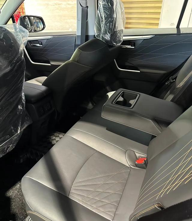 开了500公里RAV4荣放，才清楚16.38万究竟值不值！被骂我也要说！