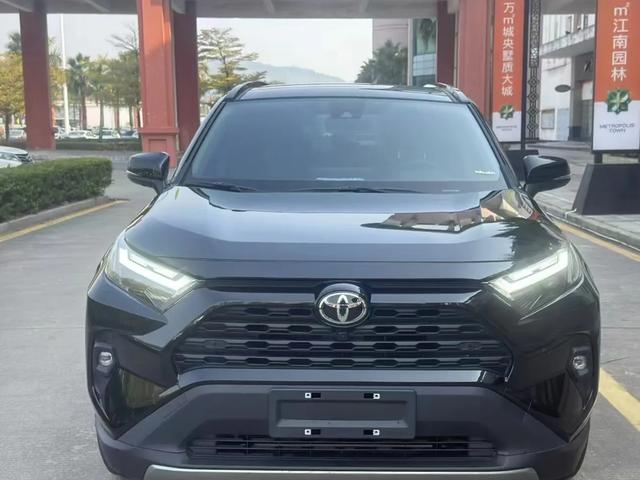 开了500公里RAV4荣放，才清楚16.38万究竟值不值！被骂我也要说！