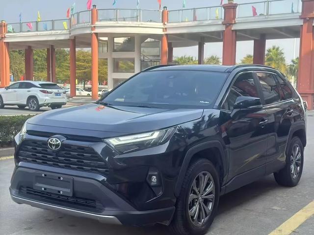 开了500公里RAV4荣放，才清楚16.38万究竟值不值！被骂我也要说！