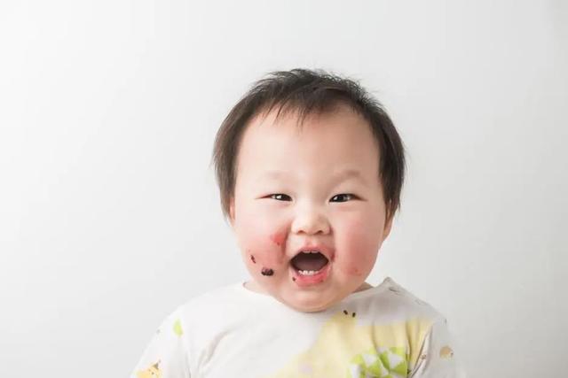 一口爆汁！维生素 C 是蓝莓的 4 倍，被誉为“21 世纪最佳保健水果”，现在吃恰好