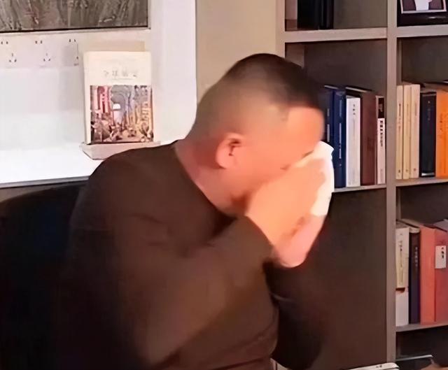 远离“造神”陷阱！国夷易近

日报的点名，揭开了胖东来的“真实近况”
