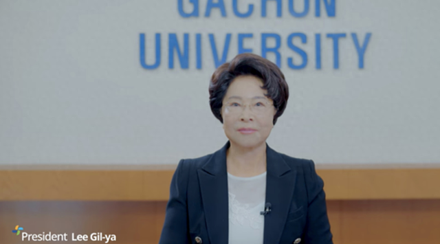 韩93岁女校长因“不老容貌”引热议 自述秘诀：多喝水、房间里要不停开加湿器