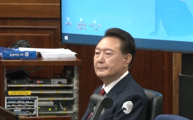 韩国选举变天，党内狸猫换太子，尹锡悦将面对逝世
罪，老婆抗捕
回击
