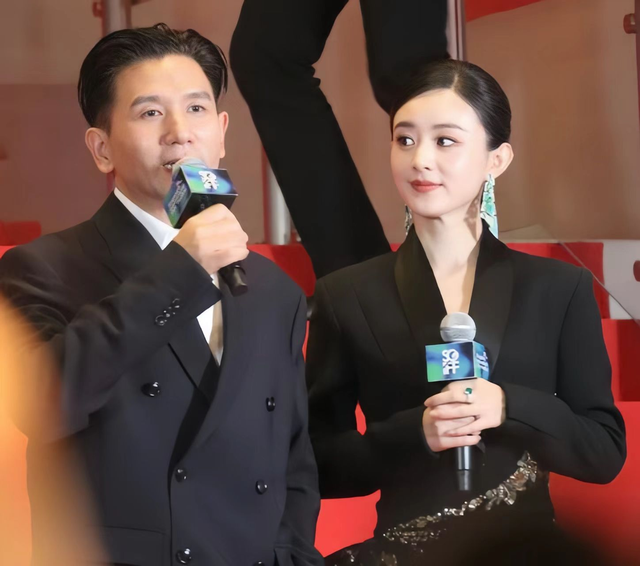 直到赵丽颖被曝“门卡恋”，我才终于明确，冯绍峰那番话的含金量