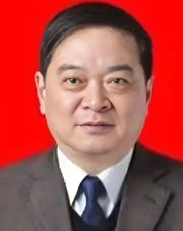 巡视组入驻！甘肃“巨腐”束水龙落马：耳宽脸肥 油光满面 严惩不贷