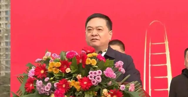 巡视组入驻！甘肃“巨腐”束水龙落马：耳宽脸肥 油光满面 严惩不贷