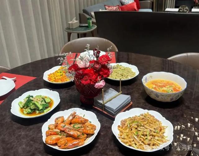 女子穿瑜伽裤上门做饭月入2万元，称：不是为流量，健身服是一样平常穿搭
