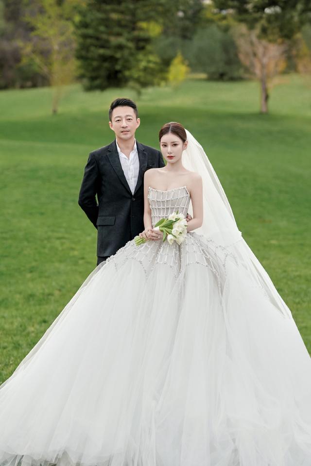 汪小菲马筱梅年夜
婚现场曝光，马筱梅发脾气，张兰爱笑，朱时茂现身