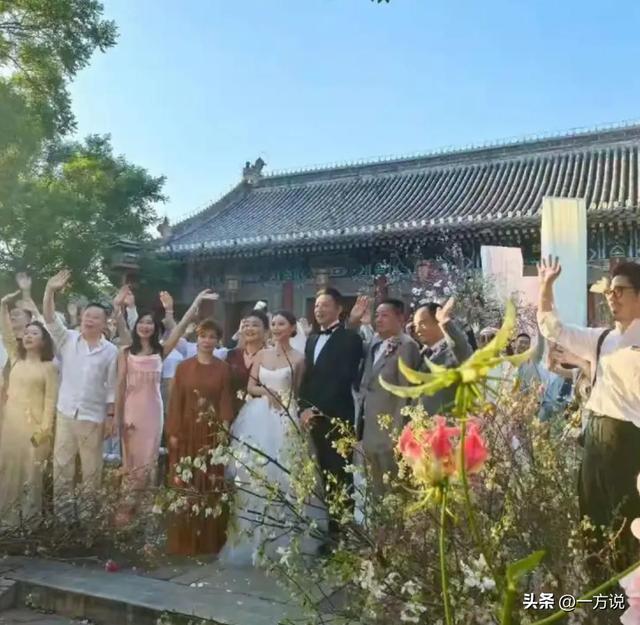 汪小菲婚礼美满
结束，岳父陪嫁两房和豪车，张兰大手笔，S家缄默沉静