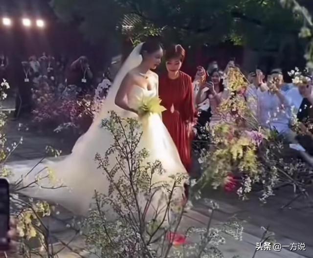 汪小菲婚礼美满
结束，岳父陪嫁两房和豪车，张兰大手笔，S家缄默沉静