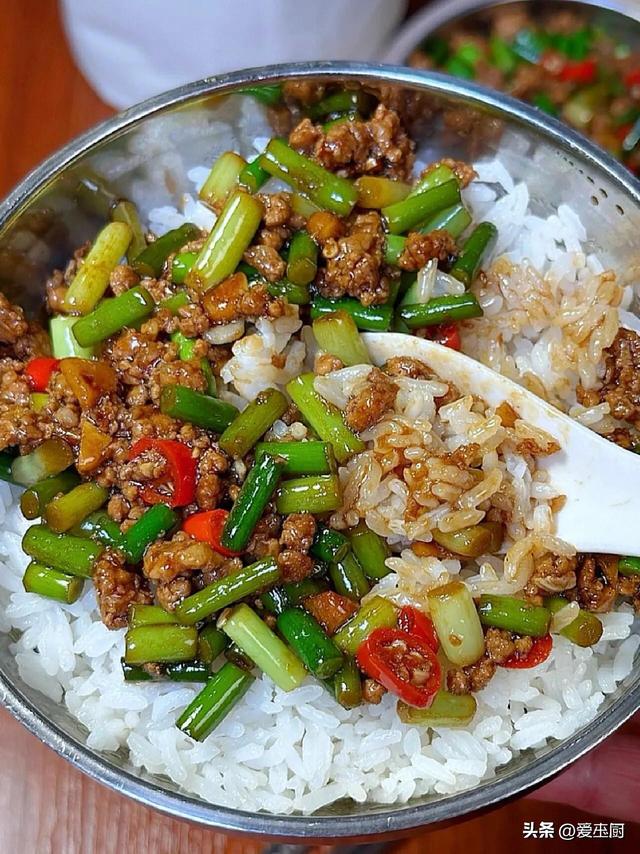 小满将至！俗话说“小满见三鲜”，是哪三鲜？采摘短合法吃