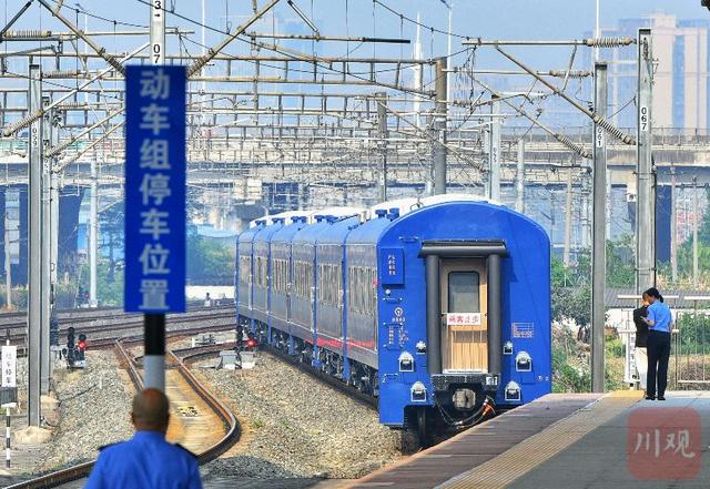 成都动身
5. 59万元一张票的火车，今日首发！10月尾前已售罄