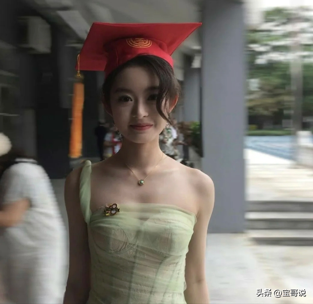越扒越深！黄杨钿甜坑爹坑出新高度，这一次，网友爱像歪打正着了