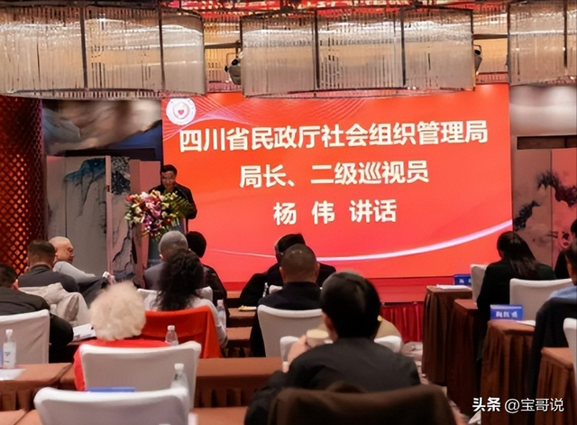 越扒越深！黄杨钿甜坑爹坑出新高度，这一次，网友爱像歪打正着了