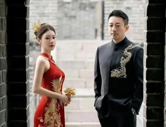 岳家百万陪嫁太豪横？难怪汪小菲婚礼大出血，张兰笑麻、S妈破防