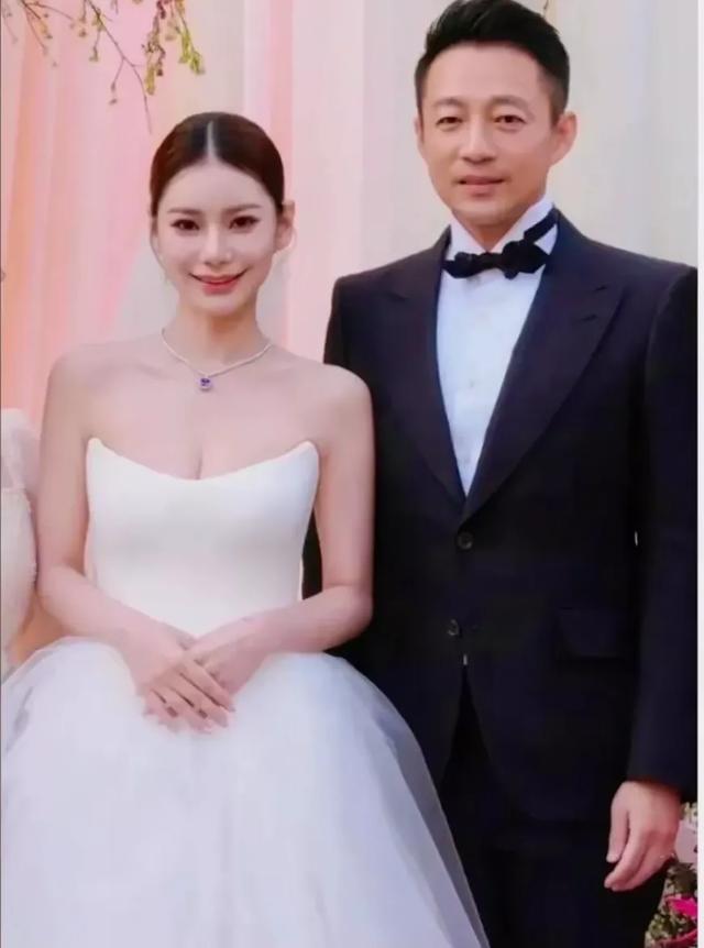 岳家百万陪嫁太豪横？难怪汪小菲婚礼大出血，张兰笑麻、S妈破防