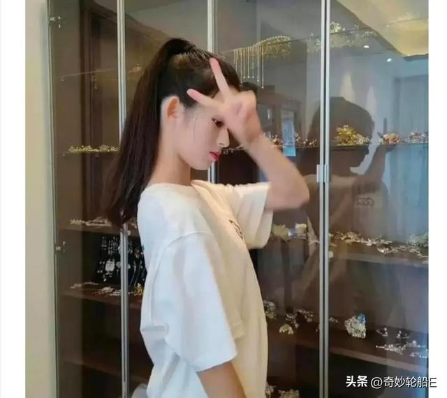 丢人丢出天际了，都开端
报道230w耳环，如今全球都知道了吧