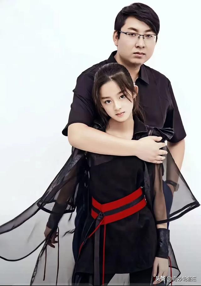 丢人丢出天际了，都开端
报道230w耳环，如今全球都知道了吧