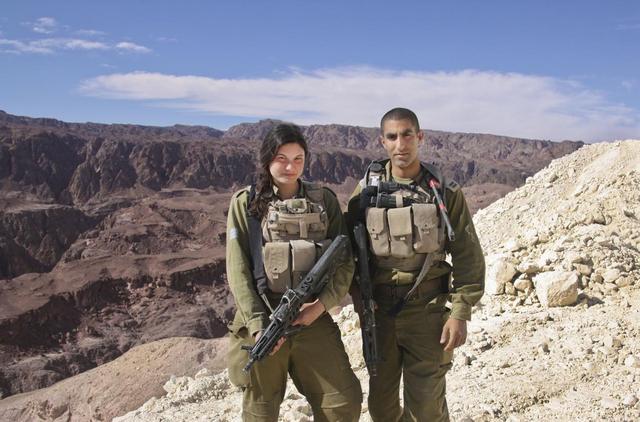 9名以色列特种兵扮成妇女潜入加沙，暗害
巴指挥官，妻儿了局很惨