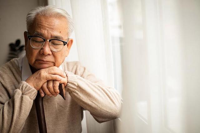 新冠再抬头？可能不发烧！提醒
：出现5个症状，这些人需谨防
逝世
守