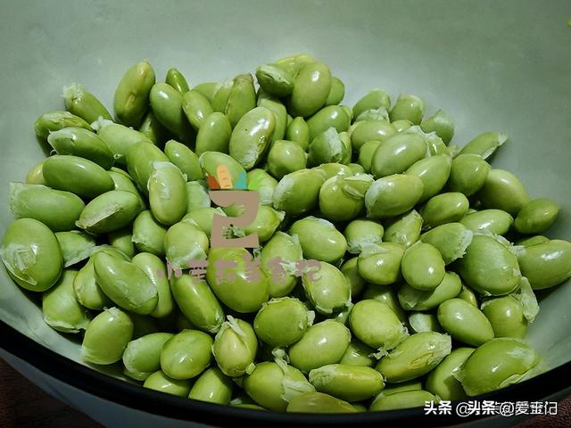 毛豆和它是绝配，高钾高钙高卵白，顺手一炒鲜香脆爽，不懂吃可惜
