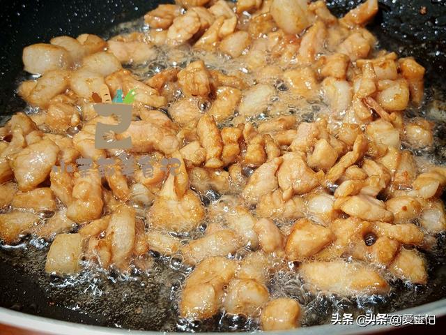 毛豆和它是绝配，高钾高钙高卵白，顺手一炒鲜香脆爽，不懂吃可惜