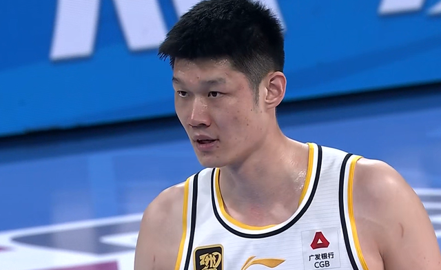 等了20年，4-2：他们终于迎来队史首冠，全队狂欢，CBA新王加冕