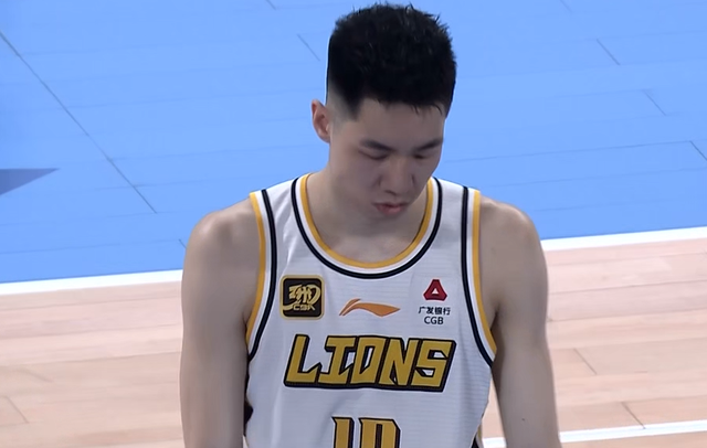 等了20年，4-2：他们终于迎来队史首冠，全队狂欢，CBA新王加冕