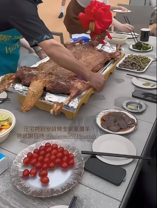 婚后第3天，汪小菲半夜发友人
圈，句句不提大S，却句句不离大S