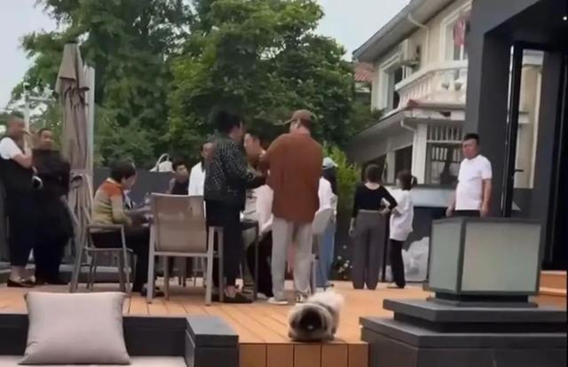 婚后第3天，汪小菲半夜发友人
圈，句句不提大S，却句句不离大S