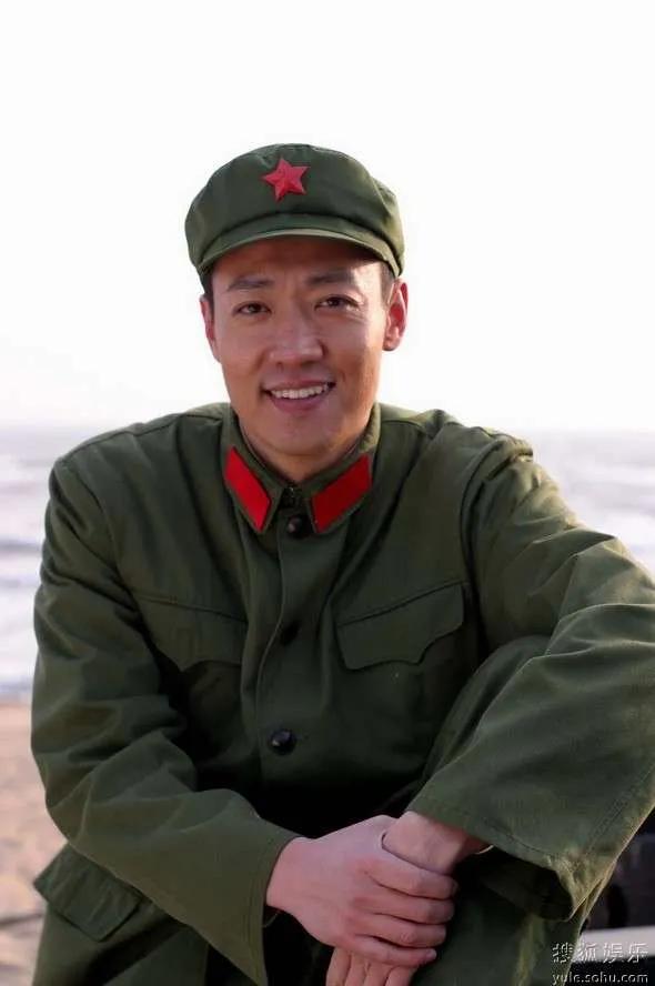 51岁朱媛媛离世，丈夫辛柏青发文：完婚19年，恩爱半生，现在永别