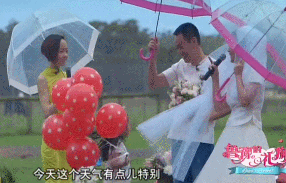 51岁朱媛媛离世，丈夫辛柏青发文：完婚19年，恩爱半生，现在永别