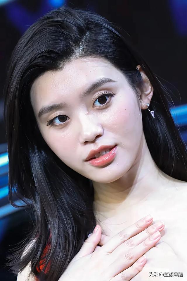 无滤镜后，王菲苍老憔悴，杨幂发福臃肿，刘诗诗和杨紫傻傻分不清