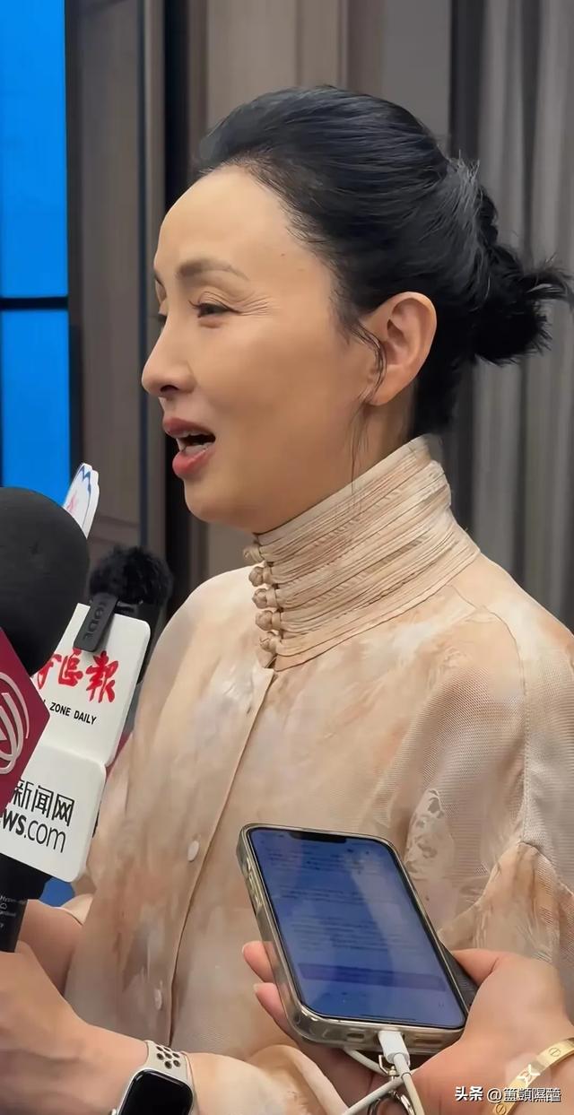 无滤镜后，王菲苍老憔悴，杨幂发福臃肿，刘诗诗和杨紫傻傻分不清