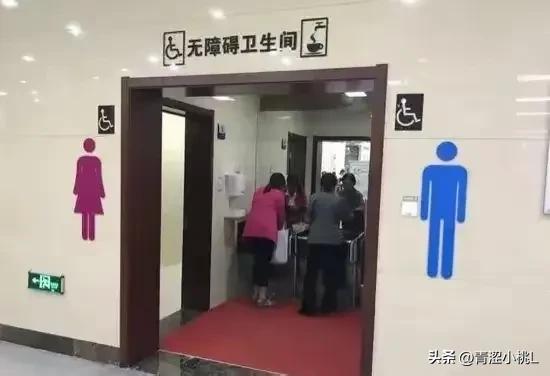 太炸裂！情侣进无障碍卫生间：占用近1小时，女孩出来疑手拿丝袜