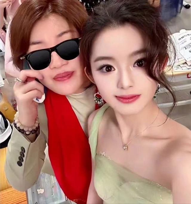闹年夜
了！黄杨公主的瓜，照旧射中父亲的眉心，被牵连的人竟是弟弟